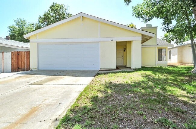 Building Photo - 143 S Terra Cotta Rd