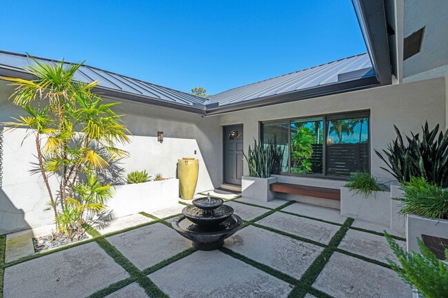 Foto del edificio - 744 Windflower Ct