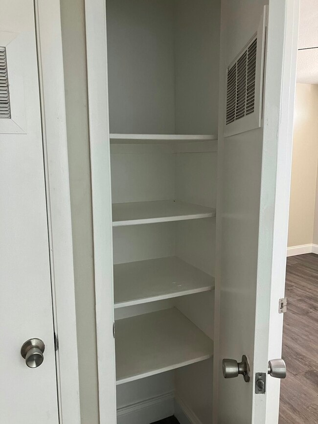 Foto del edificio - 5720 Gallatin Ln