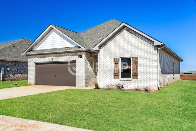 Building Photo - Fantastic 4bd/2ba home! Let yourself in!