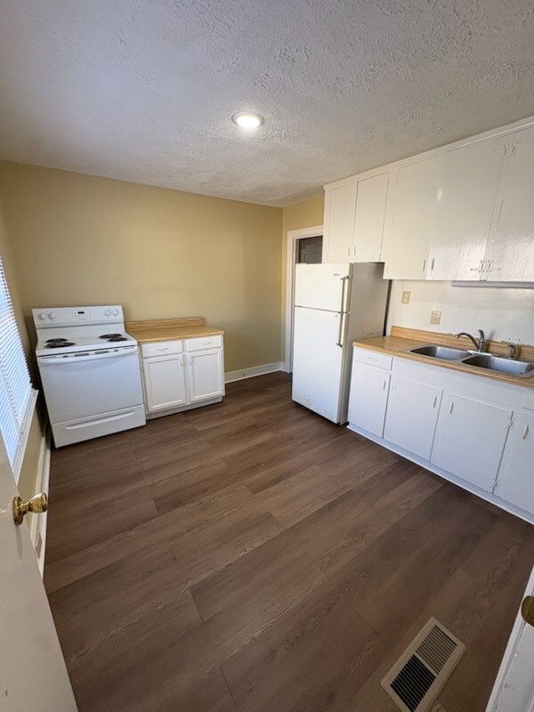 Foto del edificio - 533 Oak Ave