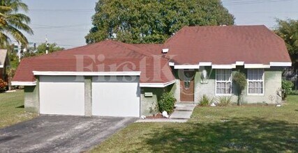 Building Photo - 3637 Ave Montresor