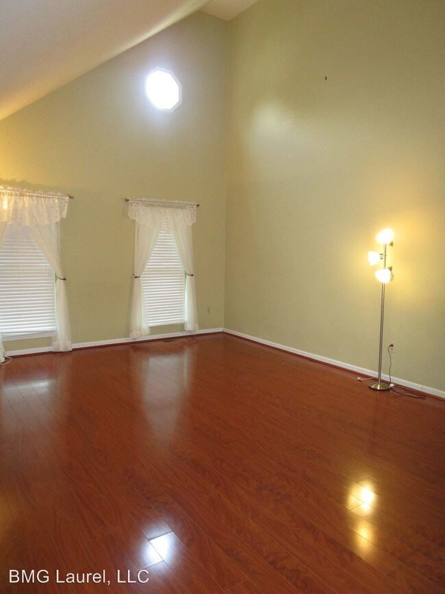Building Photo - 3 br, 3 bath House - 7129 Carriage Hill Drive