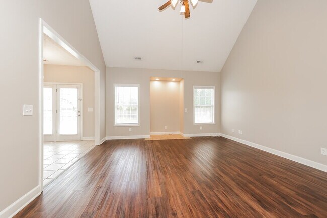 Building Photo - 114 Nick Price Dr