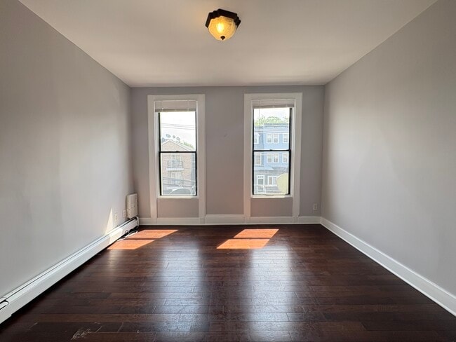 Building Photo - 42 Jewett Ave