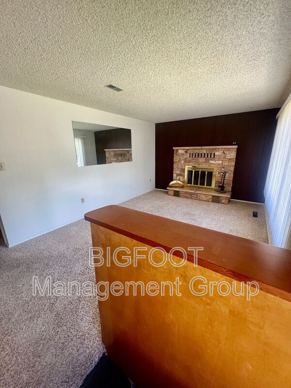 Foto del edificio - 723 Cherry Avenue