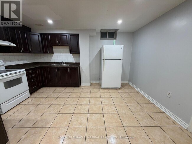 Photo du bâtiment - 2 Attview Crescent