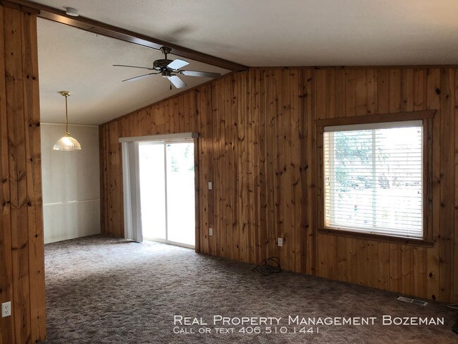 Building Photo - 425 Garnet Mountain Way