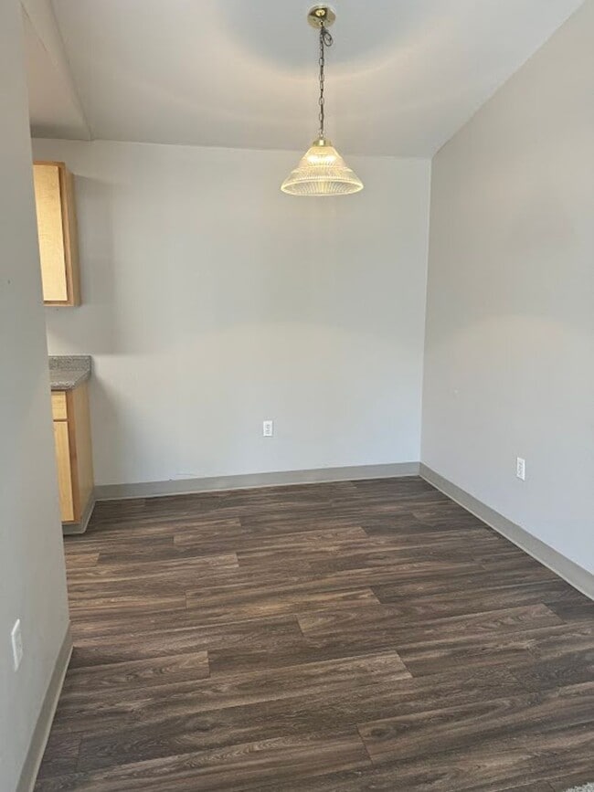 Building Photo - A New Wave of Living Here At Powell Court Apartments!