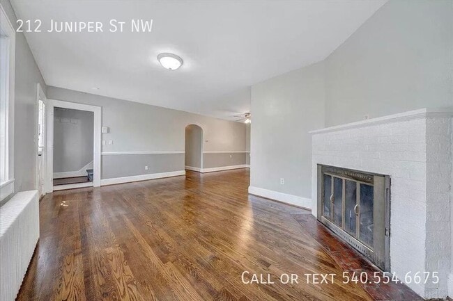 Building Photo - 212 Juniper St NW