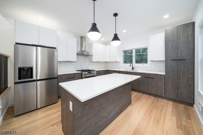 Foto del edificio - 105 N Fullerton Ave