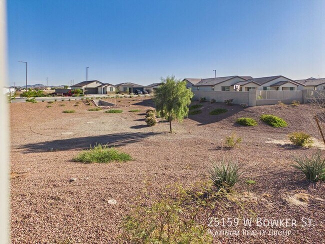 Building Photo - 25159 W Bowker St