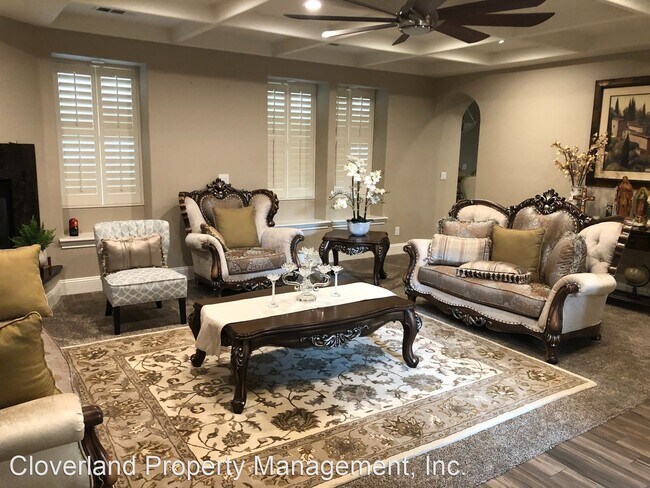 Foto del edificio - 4 br, 4.5 bath House - 1013 N. Canyon Dr.