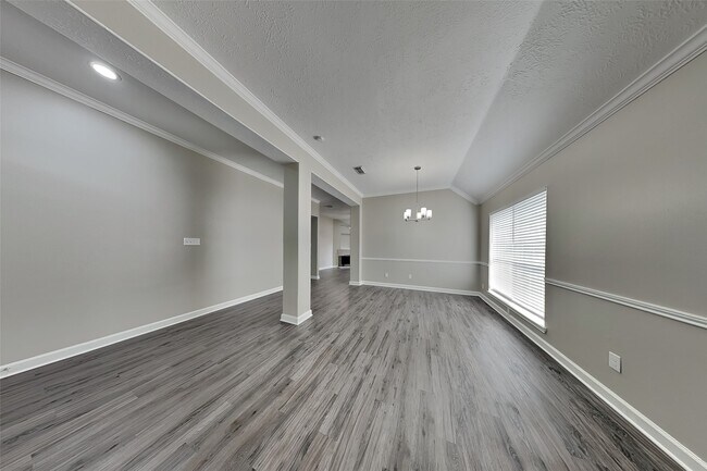 Foto del edificio - 4706 Trevor Hill Dr