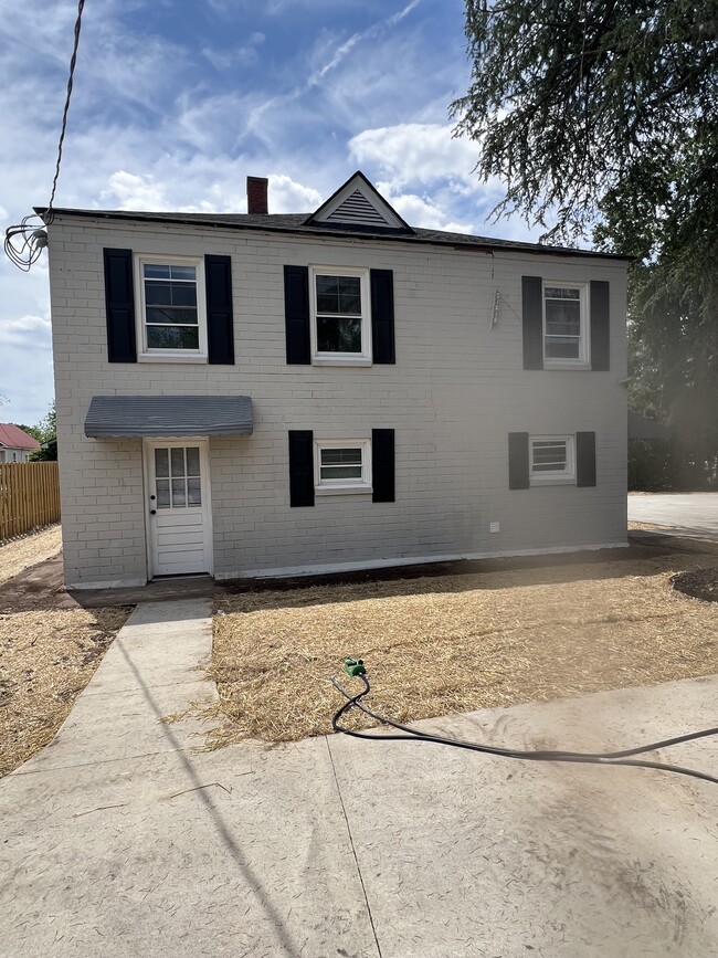 Building Photo - 327 Meridian Ave