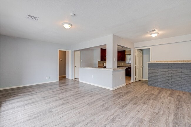 Foto del edificio - 7658 Belbay St