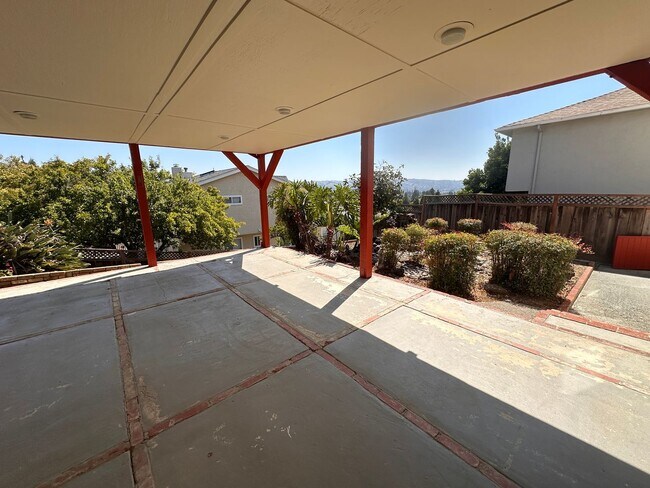 Foto del edificio - Newly Renovated Castro Valley Home Availab...