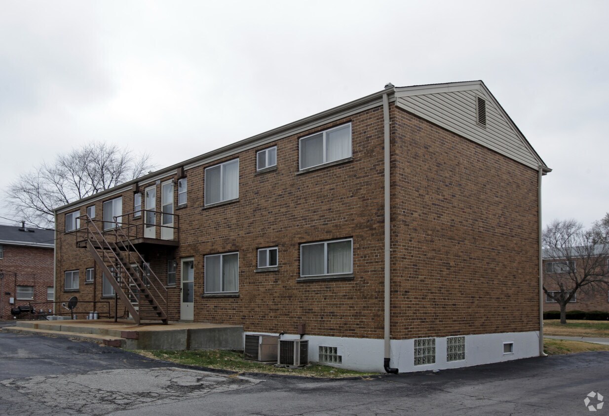 Building Photo - 7404 Olian
