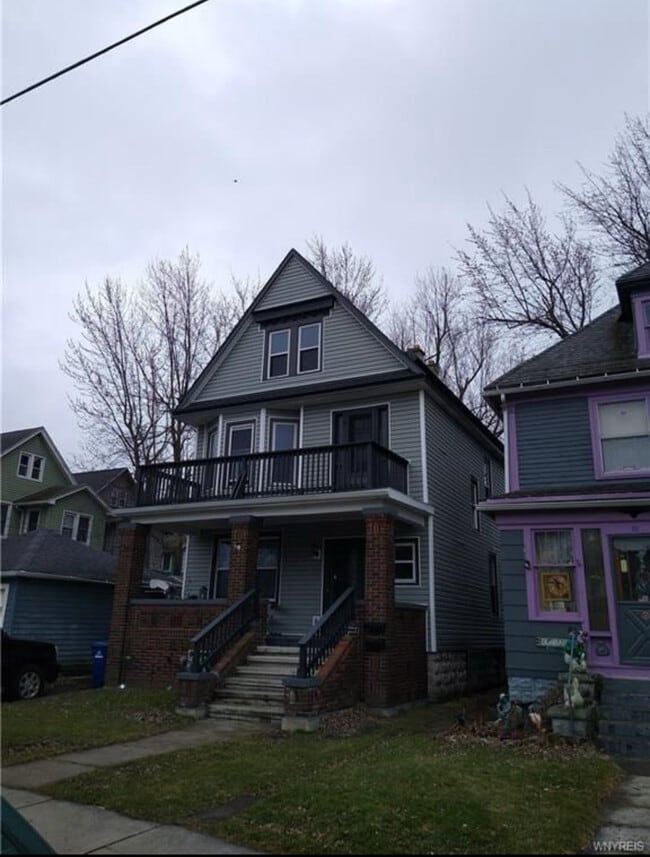 Building Photo - 85 Como Ave