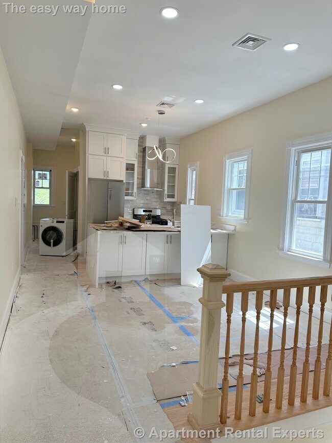 Foto del edificio - 32 Putnam Ave