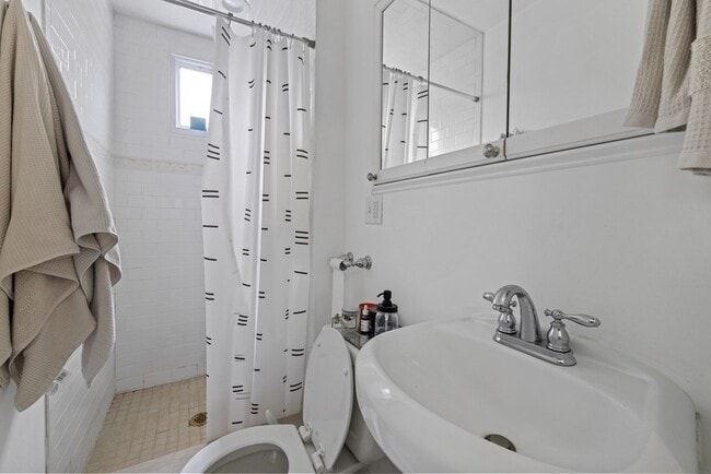 Building Photo - 51 Porter St
