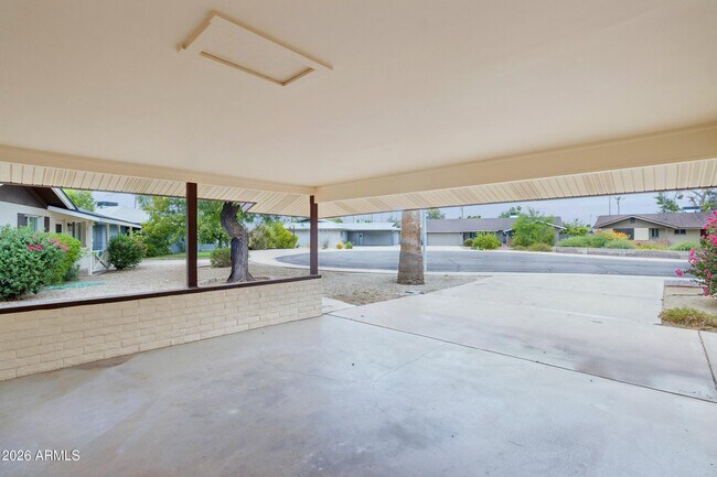 Building Photo - 1014 E Balboa Cir