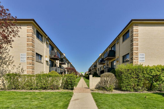 Building Photo - 5113 N East River Rd
