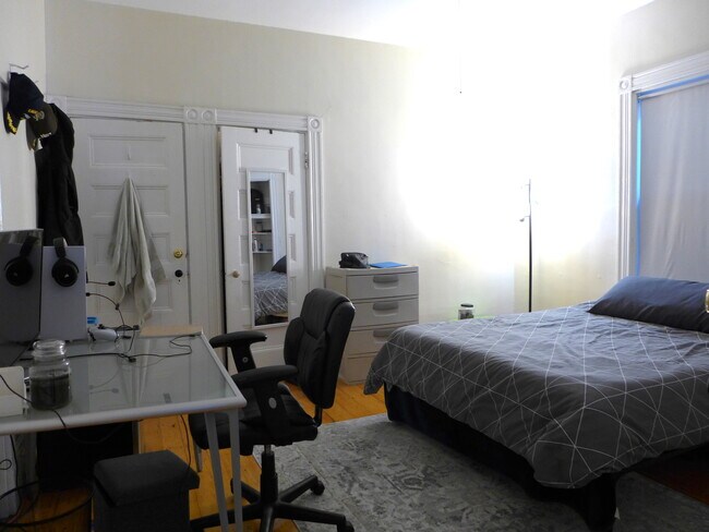 Building Photo - 67 Pontiac St