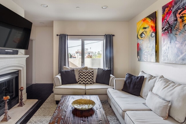 Living Room - 1409 S Westgate Ave