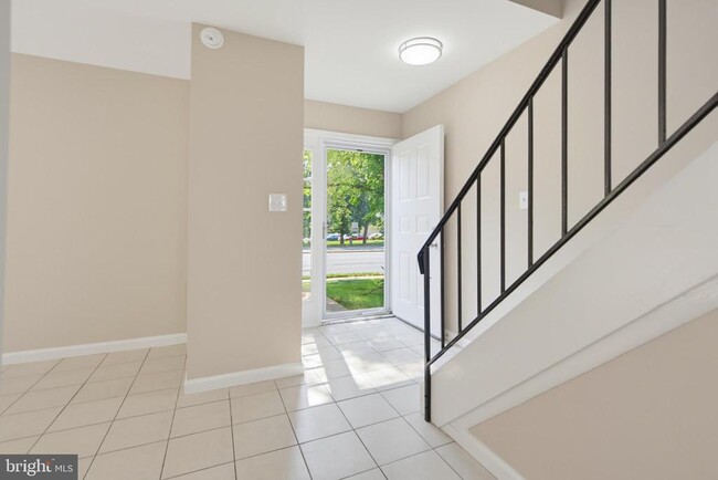 Building Photo - 744 Cordell Way