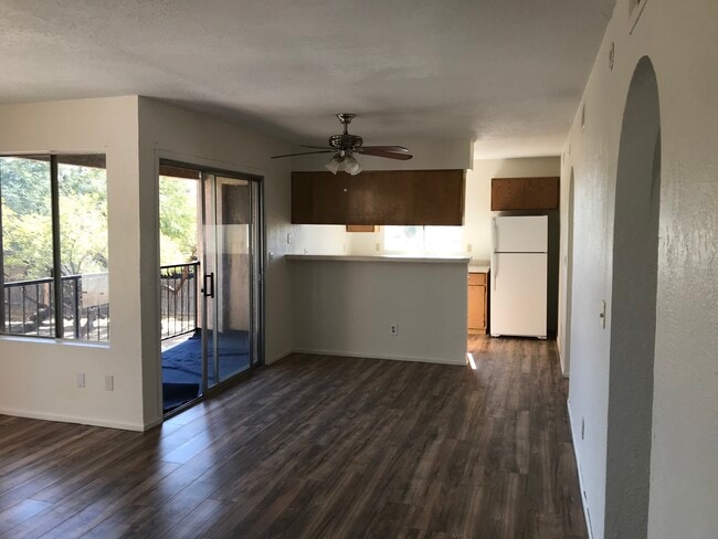 Foto del edificio - 9850 E Birchwood Ave