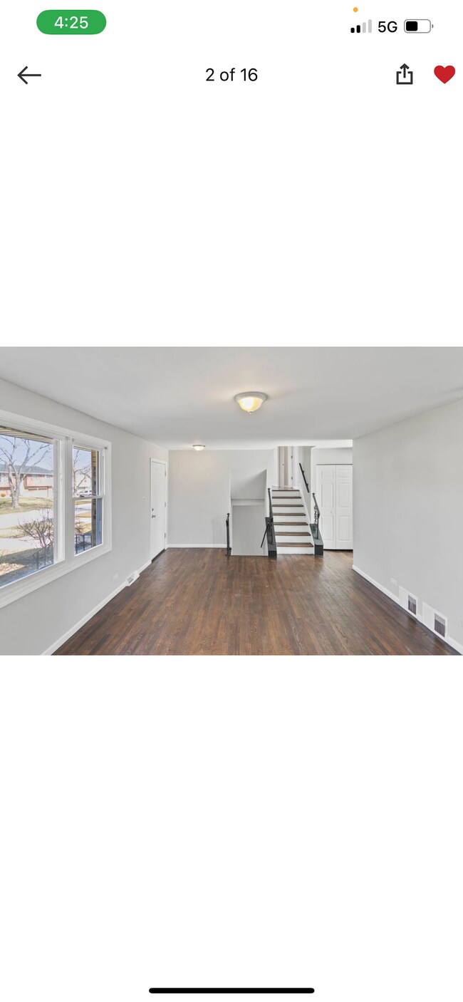 Living room. - 3421 Birchwood Dr