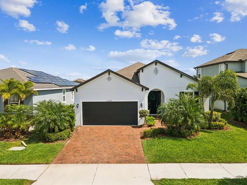 Foto principal - 6229 Sea Air Dr