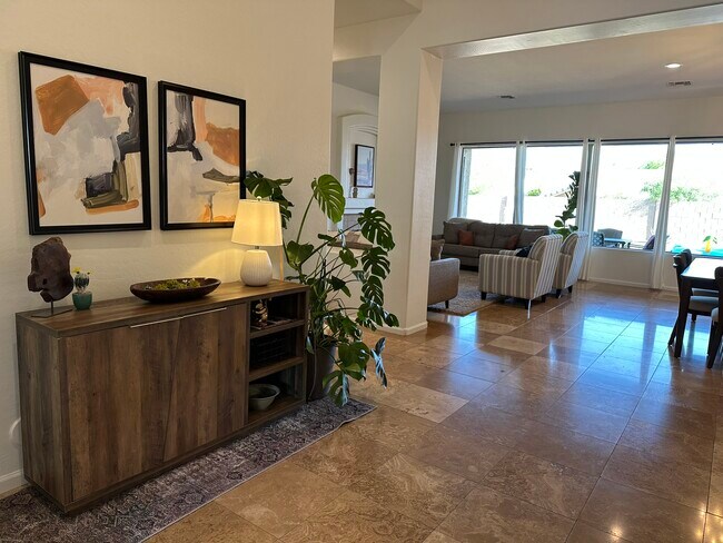 Foto del edificio - 2121 W Eagle Feather Rd