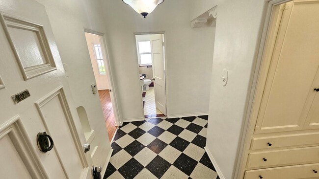 Foto del edificio - 355 Cochran Ave