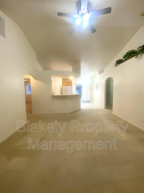 Building Photo - 12517 W Abram Dr