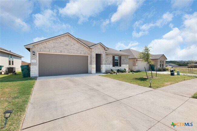 Foto del edificio - 1321 Lindsey Dr