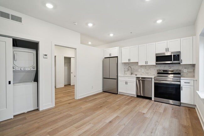 Interior Photo - The Crown on Leland