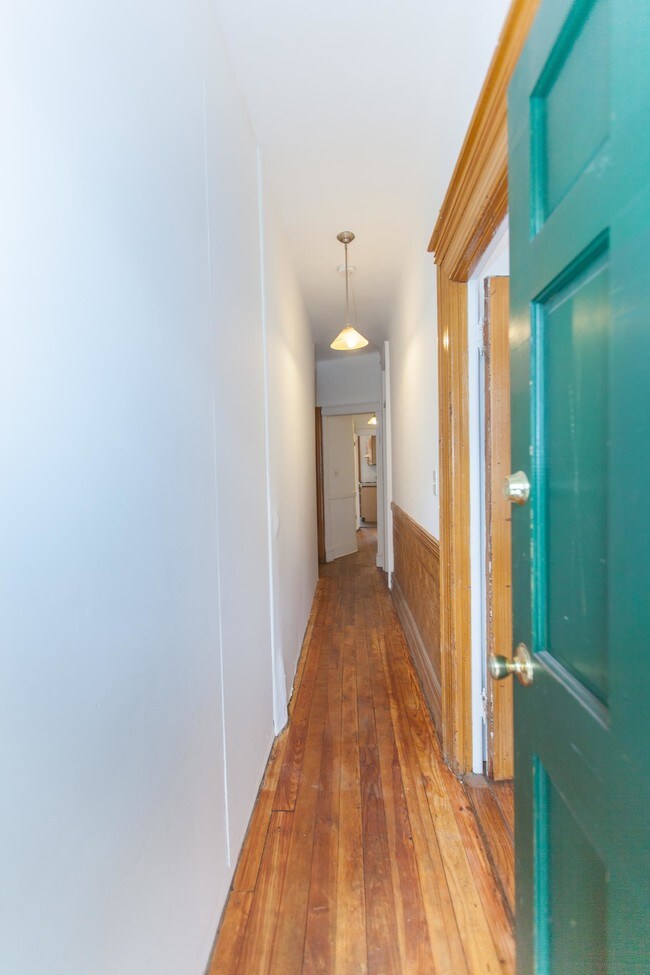 Building Photo - 147 Diamond Street