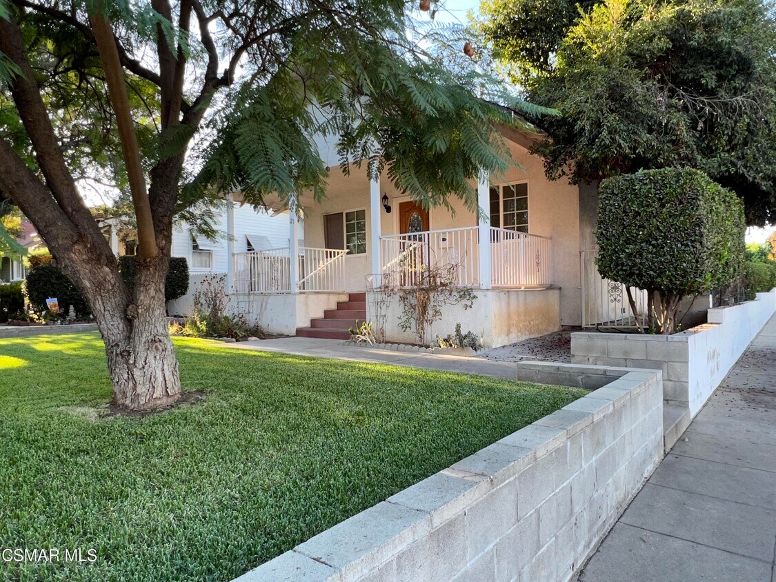 Foto principal - 121 E Pine St
