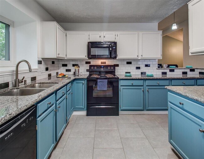 Foto del edificio - 7114 Buchanan Dr