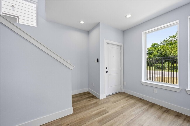 Building Photo - 4138 Larkspur St