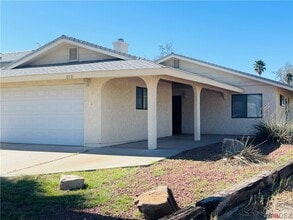 Building Photo - 2531 Country Club Dr
