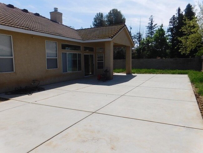 Building Photo - 7711 N Ivanhoe Ave