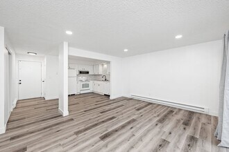 Building Photo - 1515 N Bowdish Rd