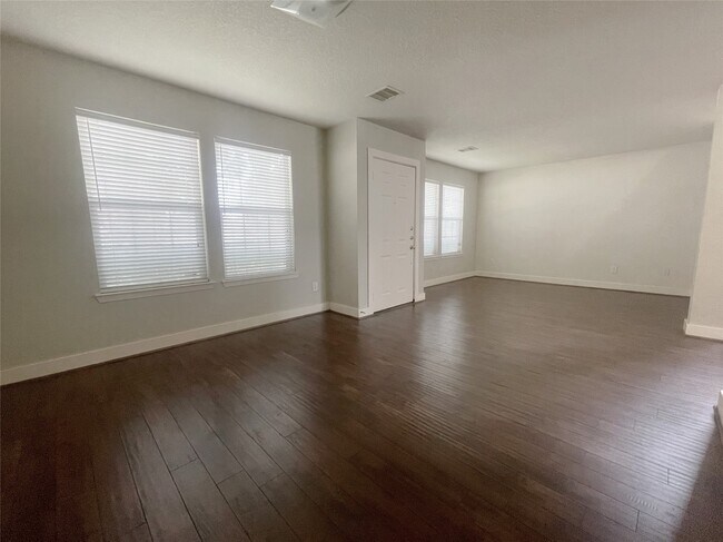 Building Photo - 20806 Settlers Lake Cir