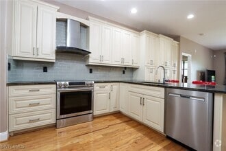 Building Photo - 12030 Country Day Cir