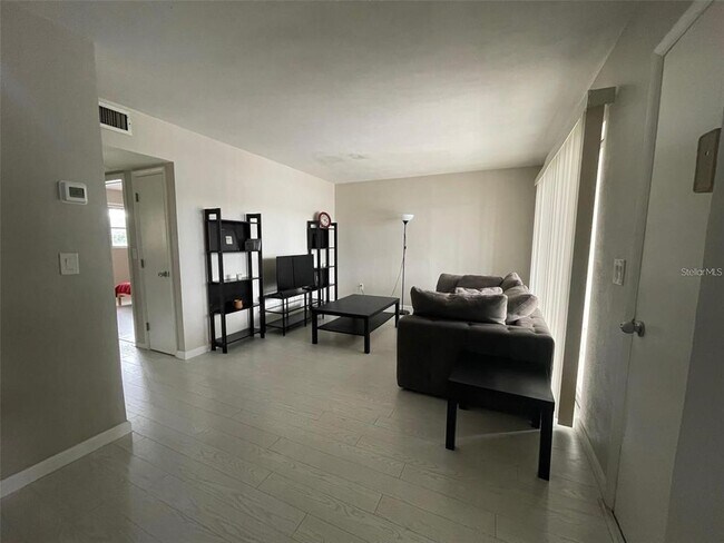 Foto del edificio - 1221 Drew St