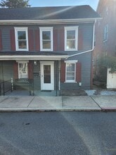 Building Photo - 107-109 S Main St