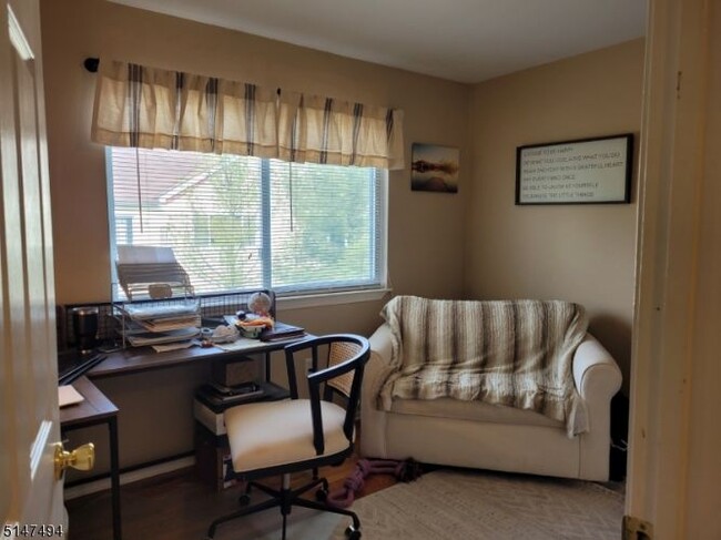 Building Photo - 177 Falcon Ridge Way N